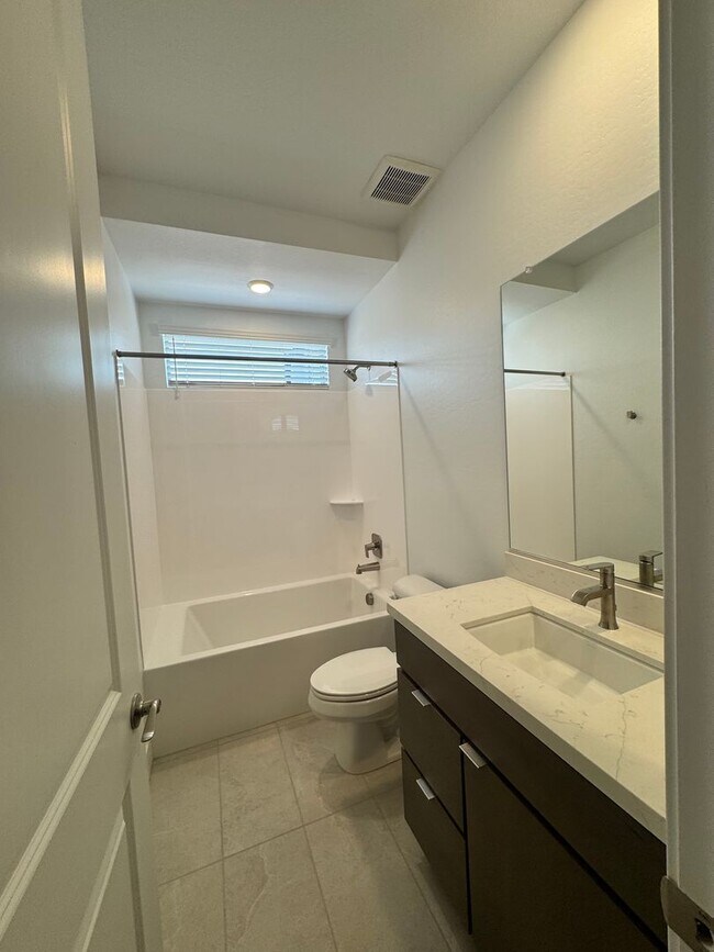 Building Photo - BRAND NEW HOME IN ALORAVITA IN PEORIA