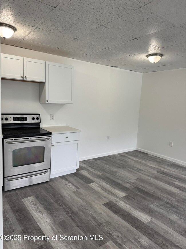 Building Photo - 100 N Van Buren Ave
