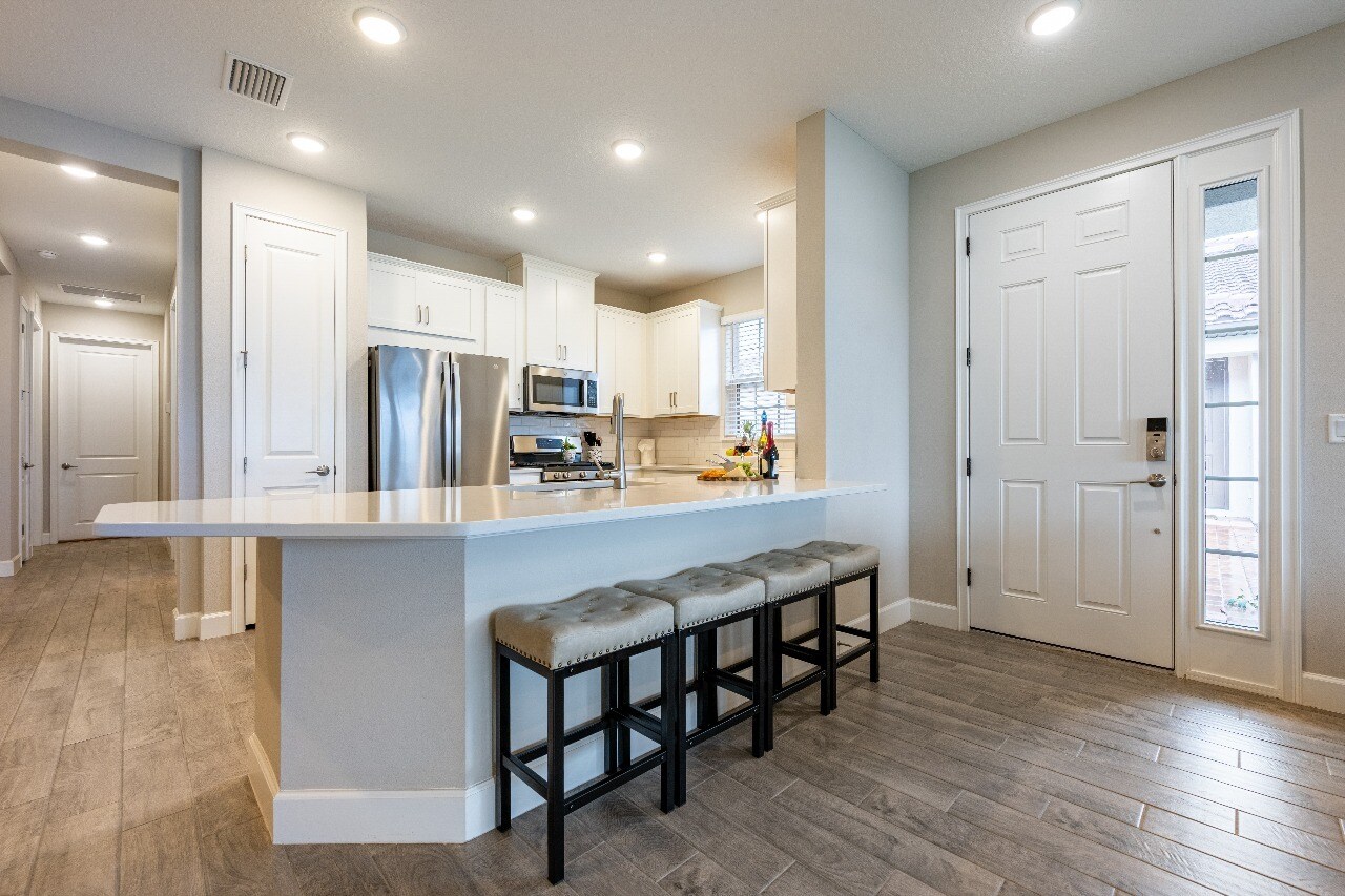 Kitchen Bar - 3117 Formia Ct