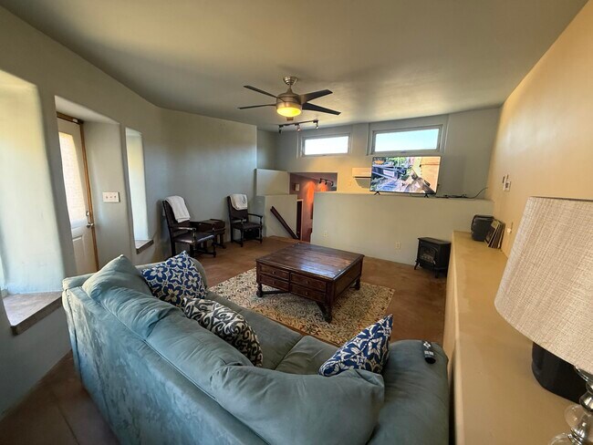 Building Photo - 60913 Manzanita Rd