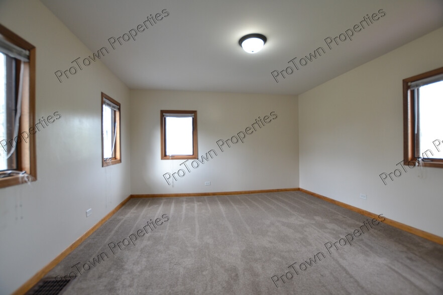 Building Photo - 524 South St