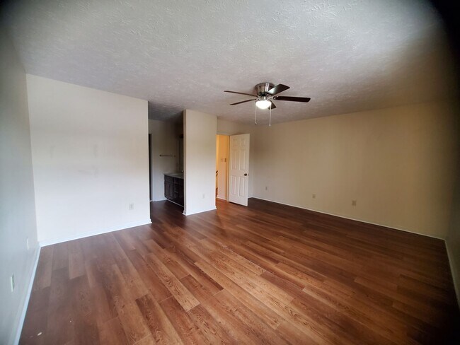 Building Photo - 450 Lands End Rd