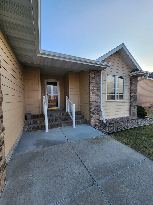 Building Photo - 4021 Sandalwood Drive