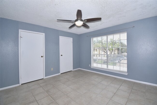 Building Photo - 2120 El Paseo St