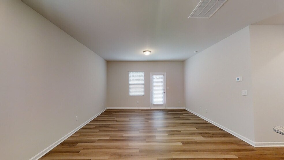 Building Photo - 103 Silver Fir Ln
