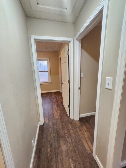 Building Photo - 2119 US-421