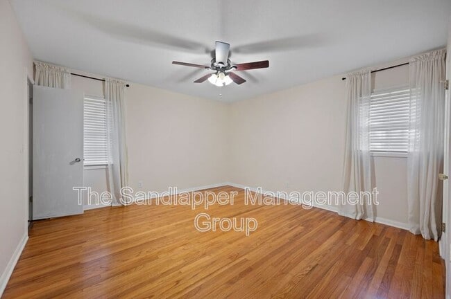 Building Photo - 628 Highwood Cir