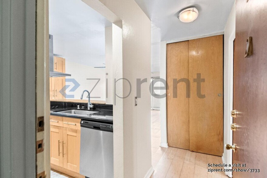 Building Photo - 955 Shorepoint Ct