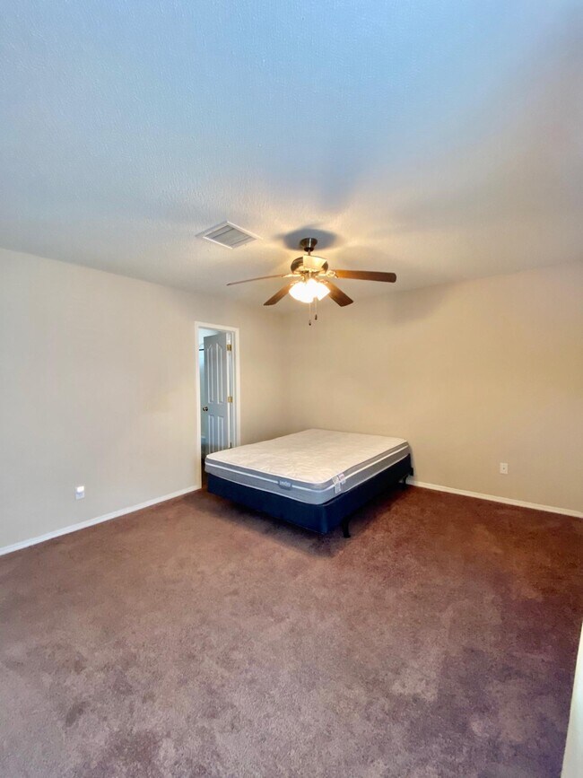 Building Photo - 14214 Lasso Rock Dr