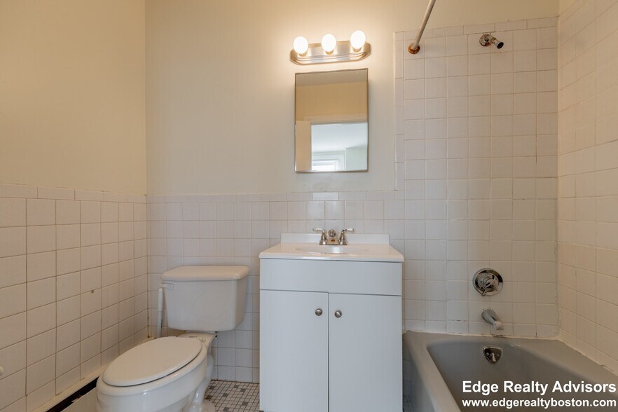 Building Photo - 132 Emerson St