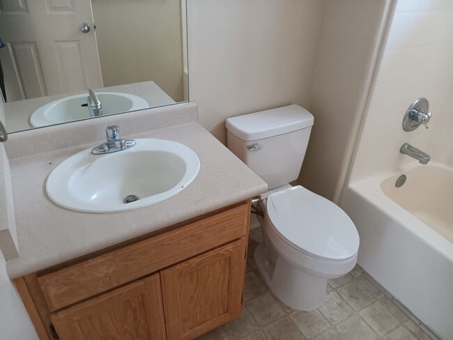 Building Photo - Cozy and Spacious Home for Rent