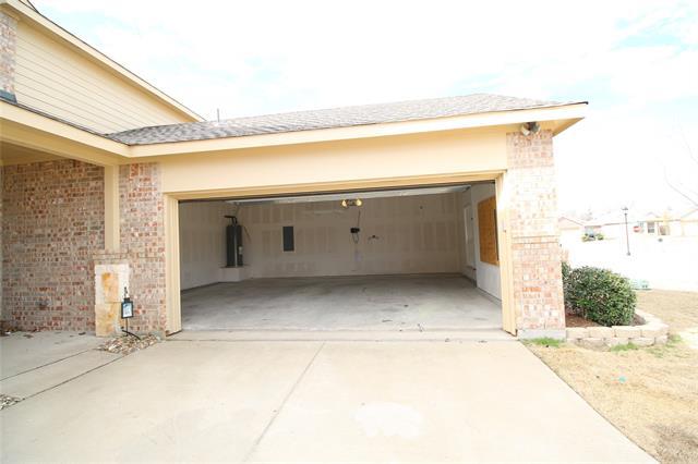 Building Photo - 2101 Hickory Trail