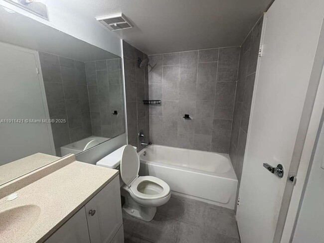 Building Photo - 7601 E Treasure Dr