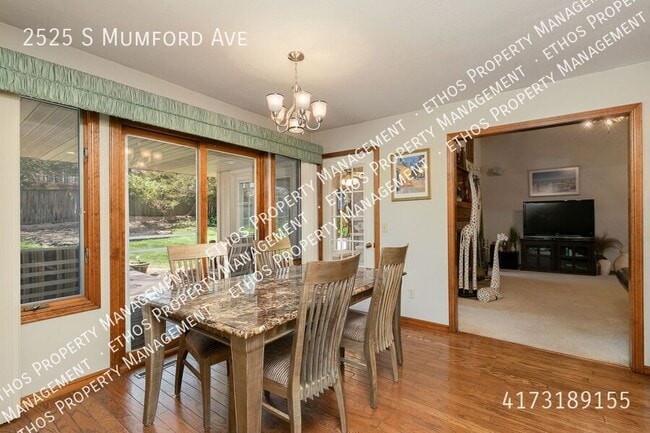 Building Photo - 2525 S Mumford Ave