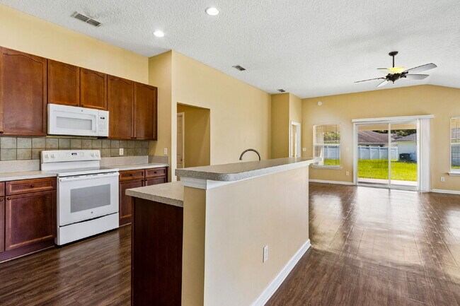Building Photo - Single-Story OakLeaf Plantation Home Near Shopping, Schools and Recreation