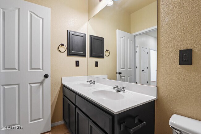 Building Photo - 14685 Holsteiner Ct