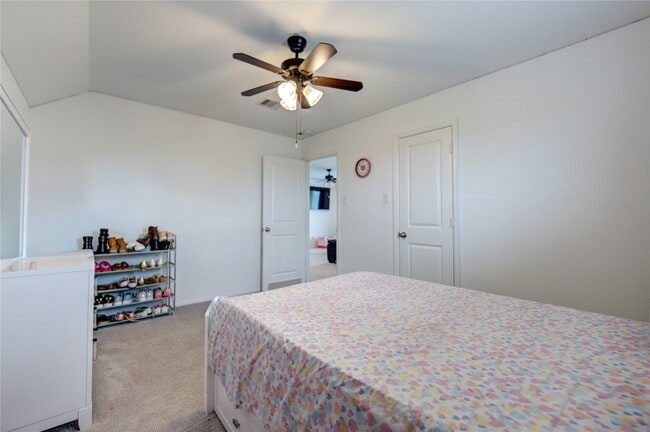 Building Photo - 26627 Ledgemont Dr