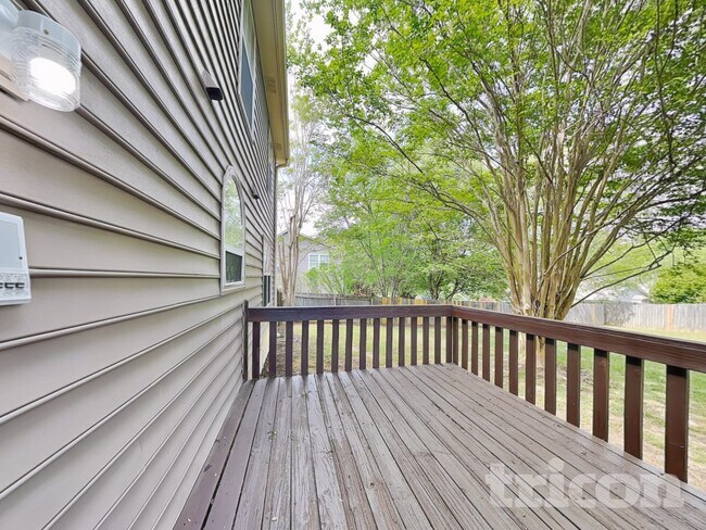 Building Photo - 3270 Summit Pl Dr