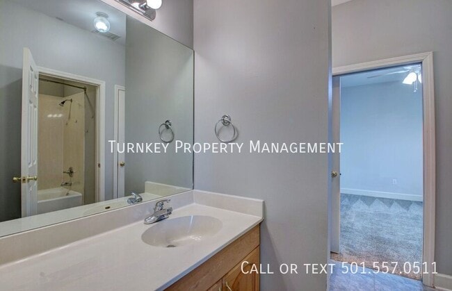 Building Photo - 4314 Old Oak Dr