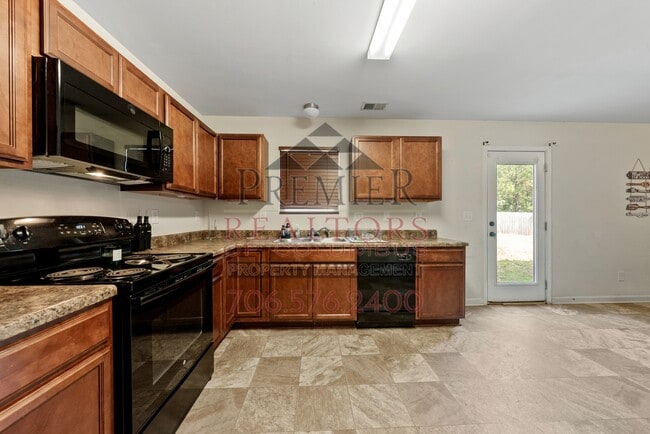 Building Photo - 741 Compass Trl