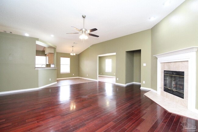 Building Photo - 6462 Sarasota St