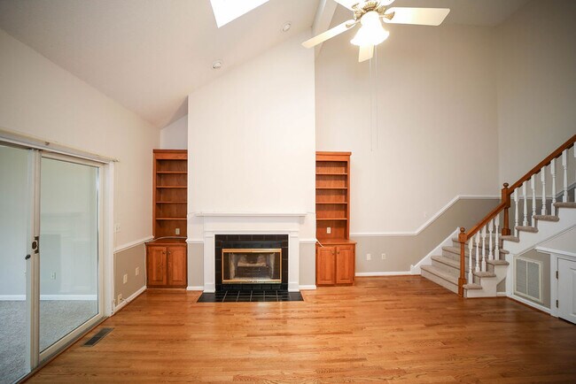 Living room - 109 Pelham Dr