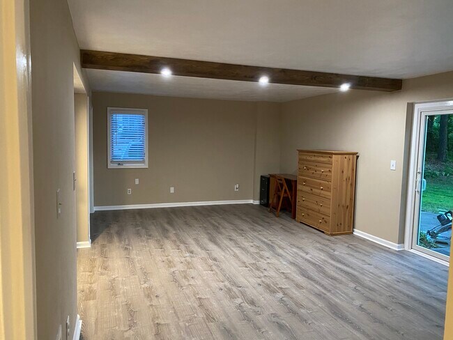Building Photo - 613 Piney Point Rd