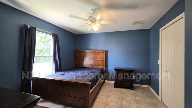 Building Photo - 1231 NW 22nd Ave