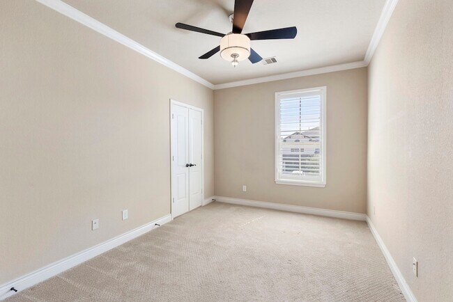 Building Photo - 19 Jonquil Pl