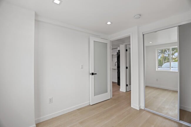 Building Photo - 2561 W Ave 30