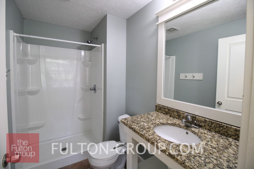 Building Photo - 849 Lake Dr SE