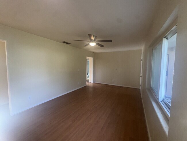 Building Photo - Cozy 3 Bedroom Home in Quiet Community | Hardwood Floors | Large Yard