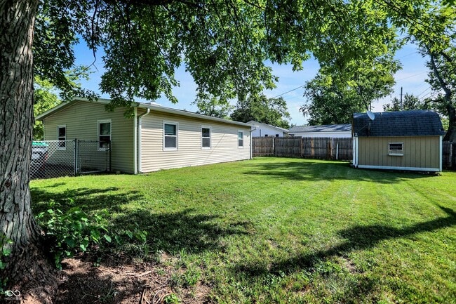 Building Photo - 131 Belaire Dr