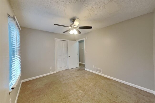 Building Photo - 1734 Wingard Dr