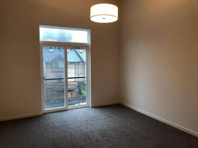 Building Photo - Great Townhome for Rent