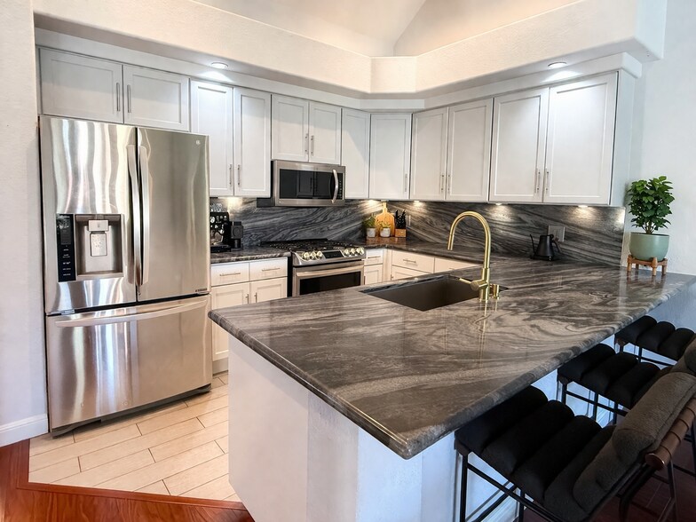 Building Photo - 7629 Valley Green Dr