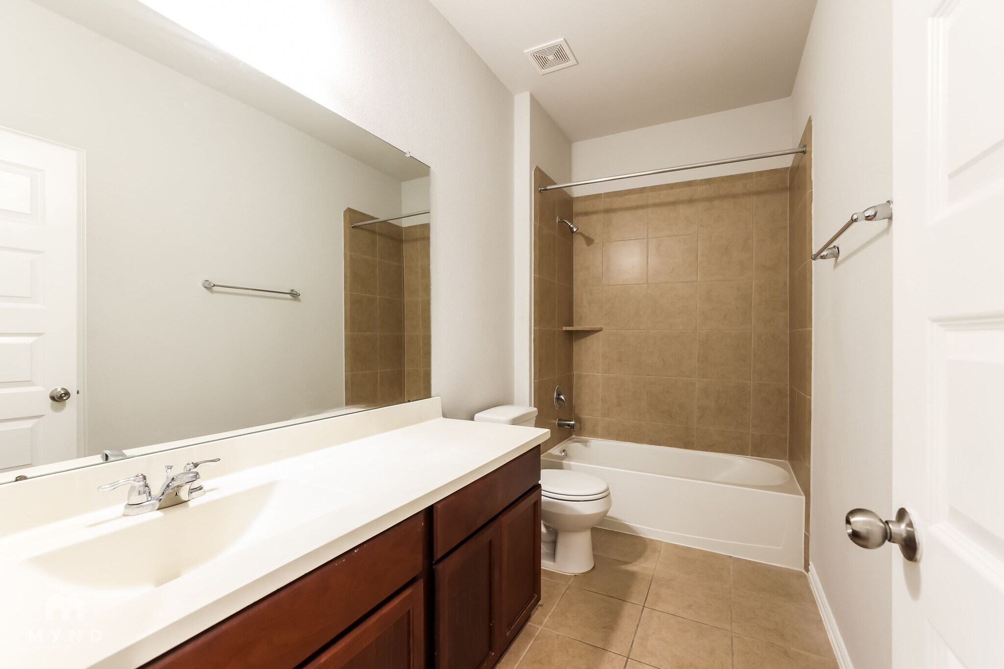 Building Photo - 634 Batten Way