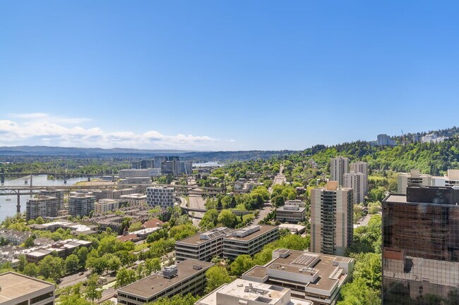 Building Photo - 1414 SW 3rd Ave