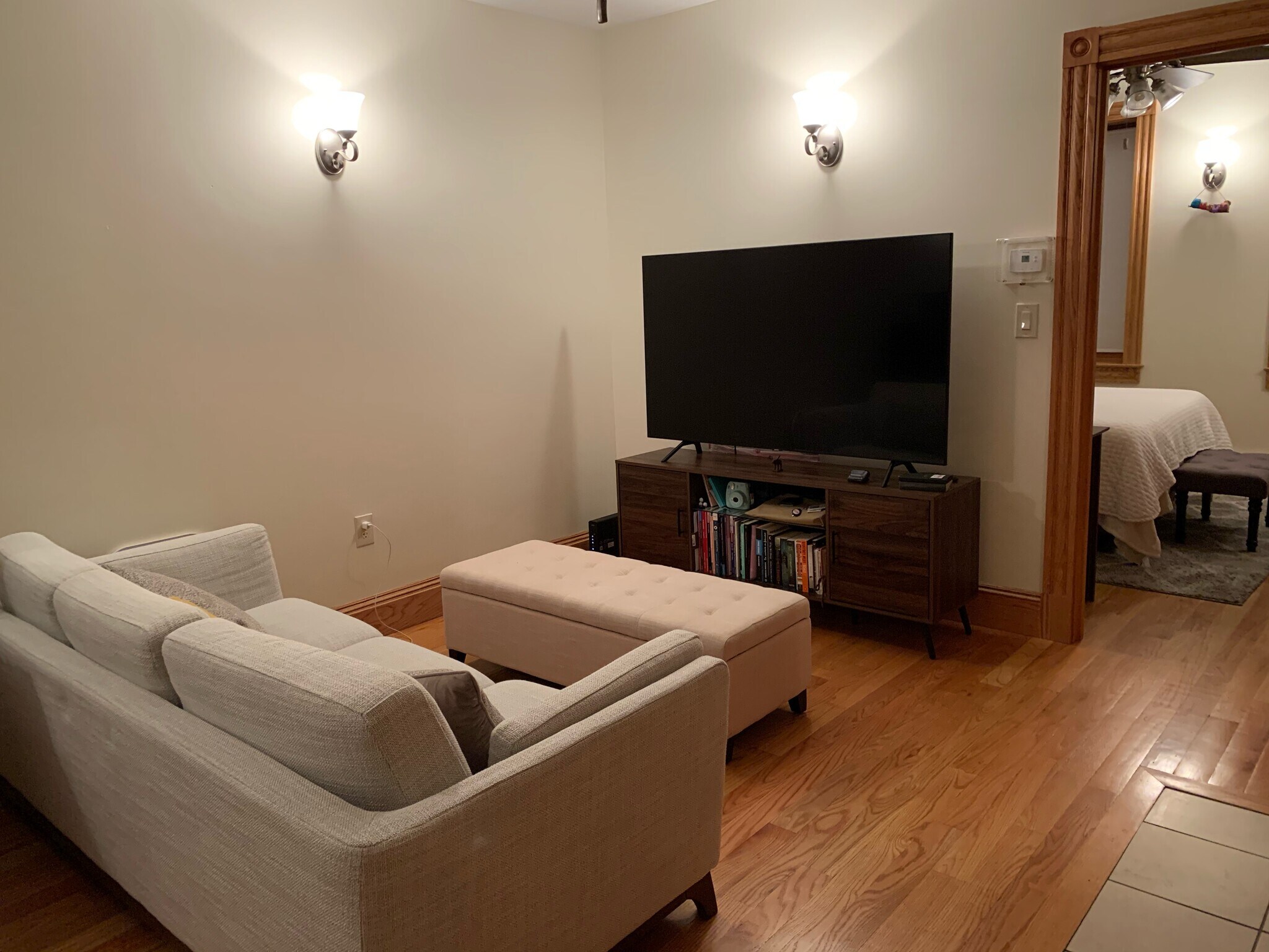 Building Photo - 19 Phillips St