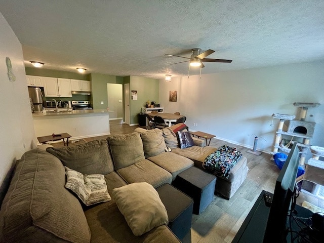 Building Photo - 4860 Sparrow Dr