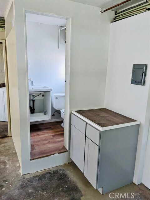 Building Photo - 2521 Seaview Ave