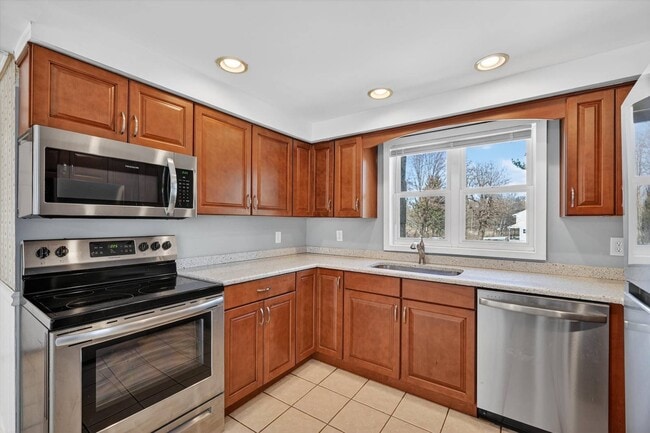 Building Photo - 29 Ridge Rd