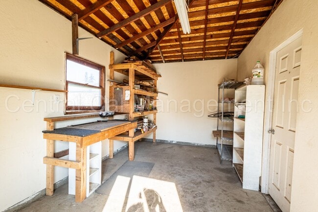 Building Photo - 3 Bedroom/1 Bath Home - $1995 Per Month!