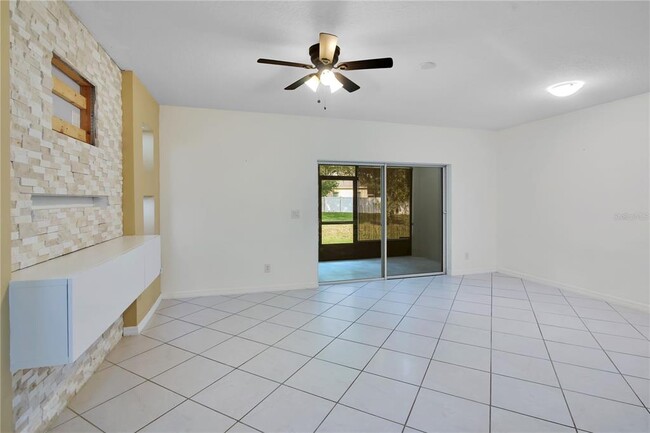 Building Photo - 2905 Sunstone Dr