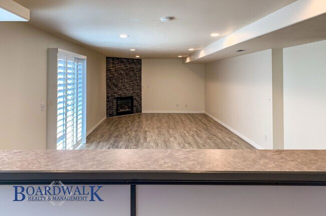 Building Photo - Modern Living Meets Mountain Lifestyle in Sandy