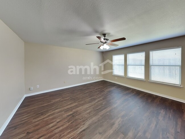 Building Photo - 5459 Montague Ln