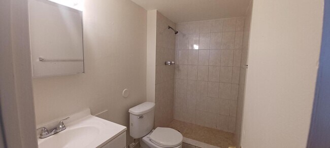 Building Photo - 488 NW 165th St