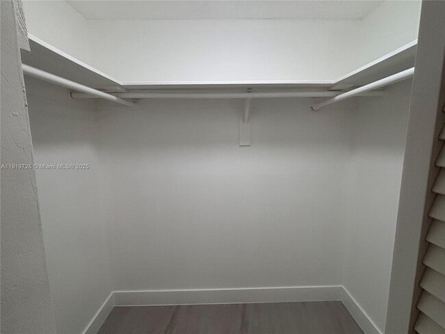 Building Photo - 3616 SW 17th St