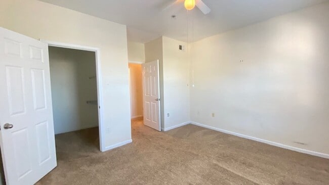 Building Photo - 2 Bed 2 Bath 2nd Floor Condo (Palms of Cortez)