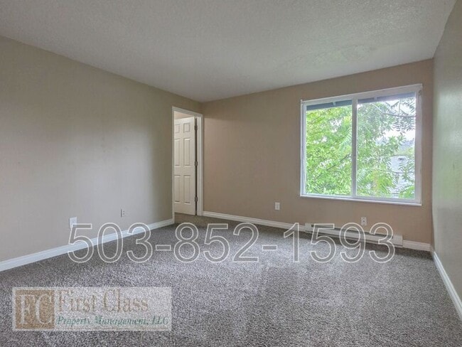 Building Photo - 4325 SE 37th Ave